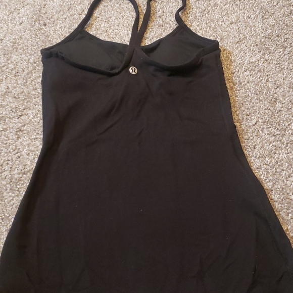 Lululemon size 4 tank with built in bra - Picture 2 of 2